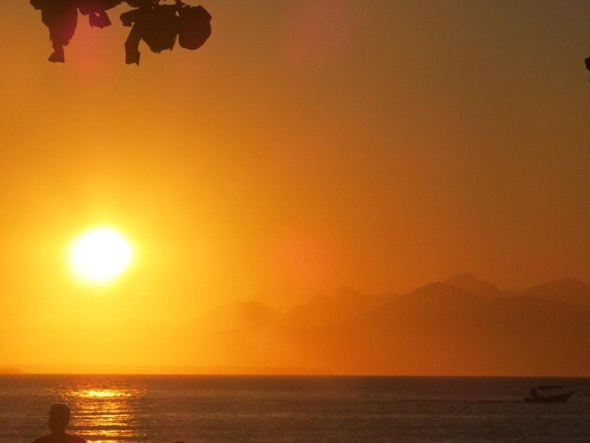 Casa Estilosa e Rústica com Vista para o Pôr do Sol da Ilha do Mel! Exterior foto